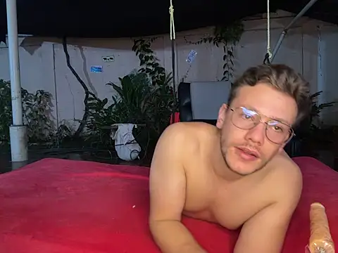 Neil_and_isaac webcam