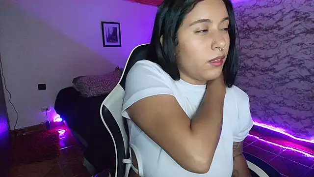 Camila_IRoose webcam