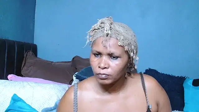 BustyBela42 webcam