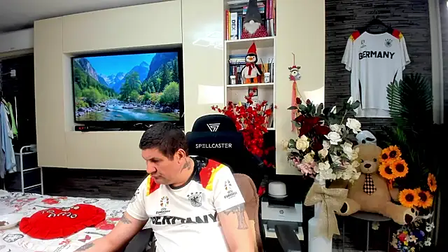 SpartacusDaddy48 webcam