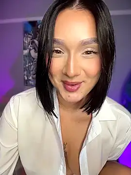 Lotie_Cox webcam