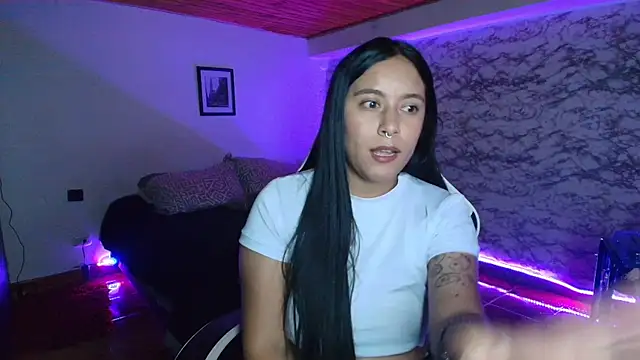 Camila_IRoose webcam