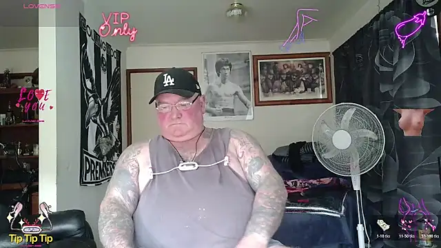 KINKYBLUEYES69 webcam