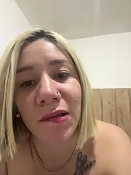 noah_ec live cam on StripChat