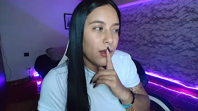 Camila_IRoose webcam