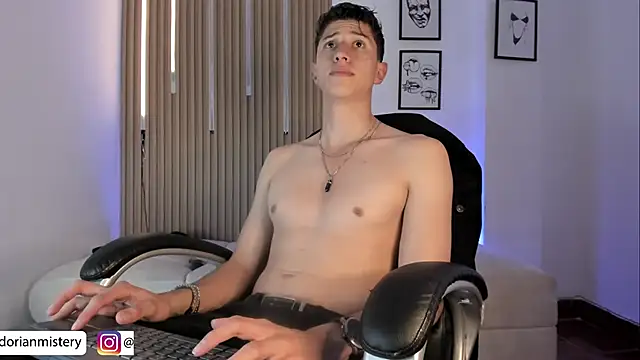 Dorianmistery2322_ webcam
