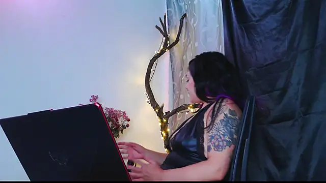 purple_em69 webcam