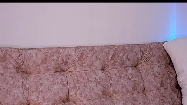 lili_turner webcam