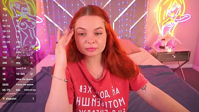 carolinadia (F young) - naked tease