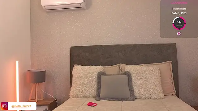 daddysgirl1_ (F teen) - plug of glass in ass