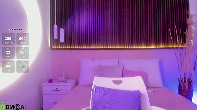 Liz_grey_ webcam