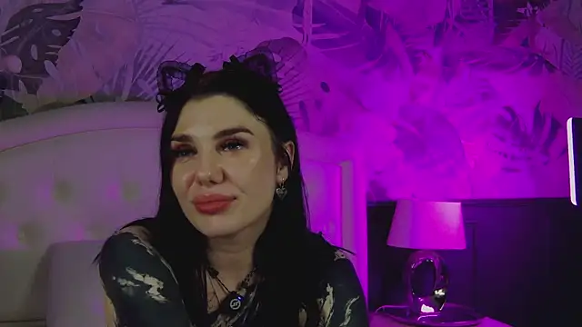 maevemoon (F young) - Spank breasts