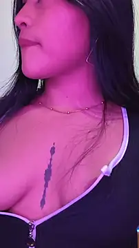 bella_warzon webcam
