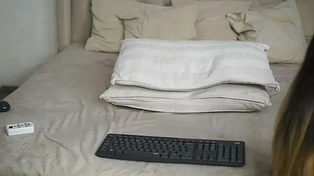 AprilHadid webcam