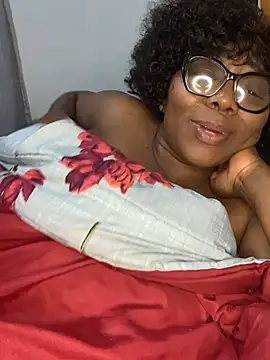 BoobsQueeen webcam