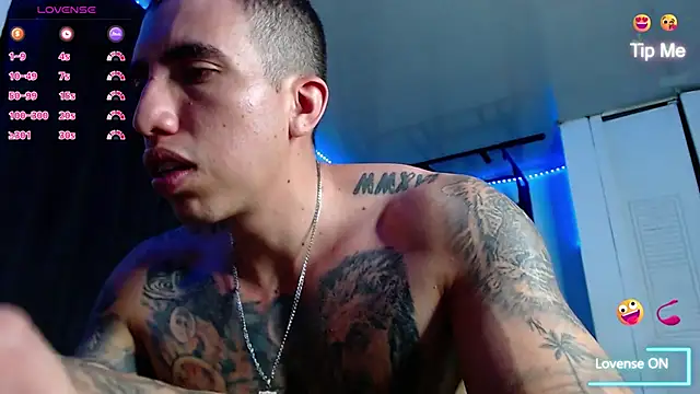 Adam_Hudsond webcam