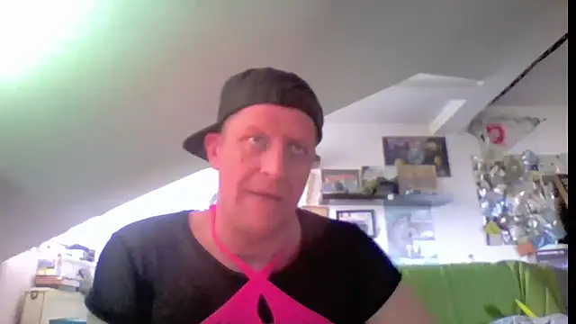 Bigthroaterboy webcam