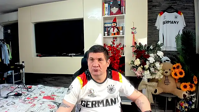 SpartacusDaddy48 webcam