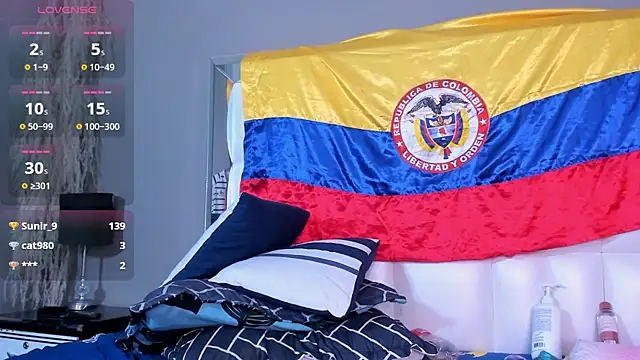 MILF_AURORA webcam