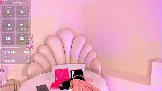 SelenaRogers webcam