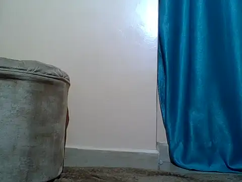 EbonyJuly webcam