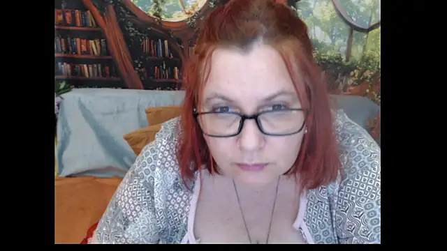 PlayfullMature webcam