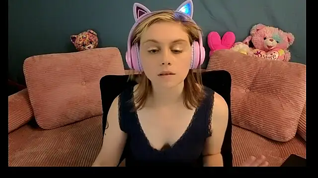 daddysprincess731 (F young) - Play With Whip Cream Topless