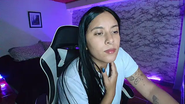 Camila_IRoose webcam
