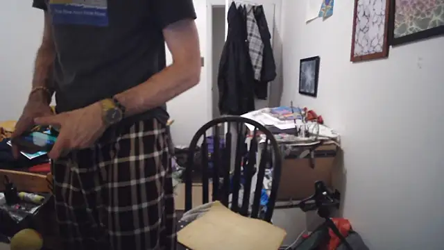 JohnnyMoves webcam