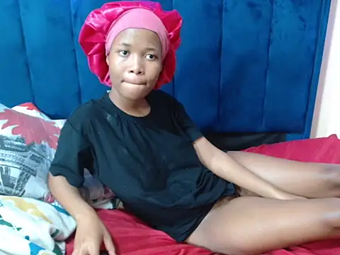 HotCreamyTea webcam
