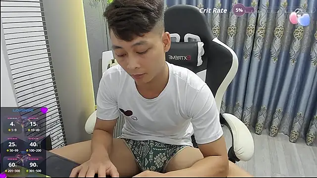 Naughty___asian webcam