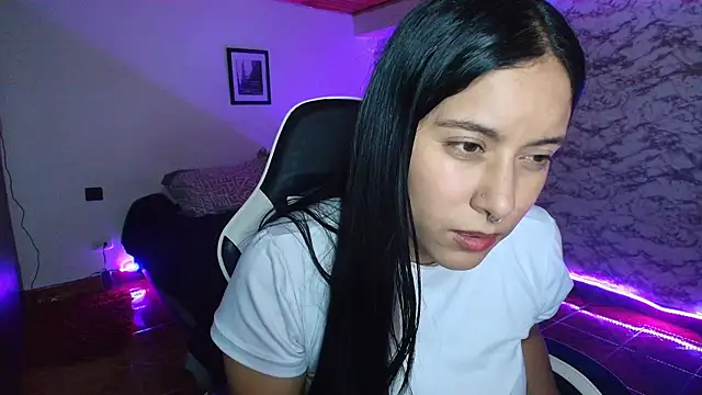 Camila_IRoose webcam