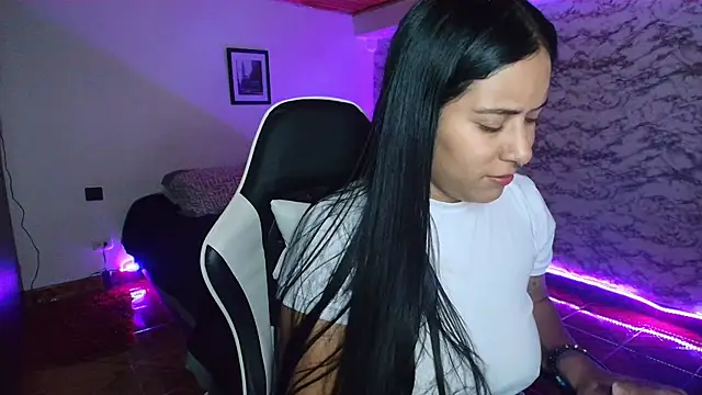 Camila_IRoose webcam