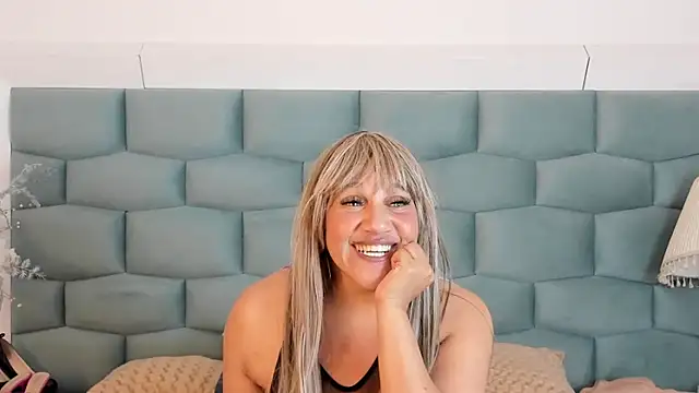 MiaMancini webcam