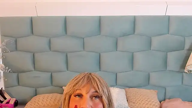 MiaMancini webcam
