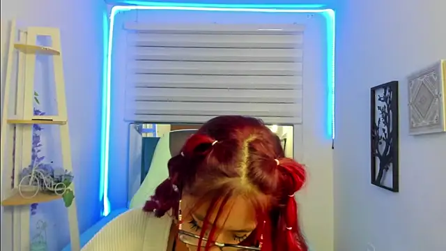 Sara_Red_X webcam