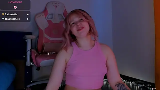 SueNiceeeee webcam