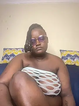 Busty_Bambii254 webcam