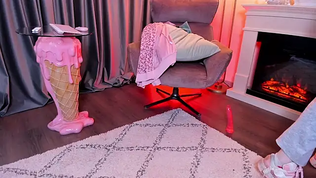 LeiaCrane webcam