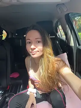 Mini_girl_do_it_better webcam