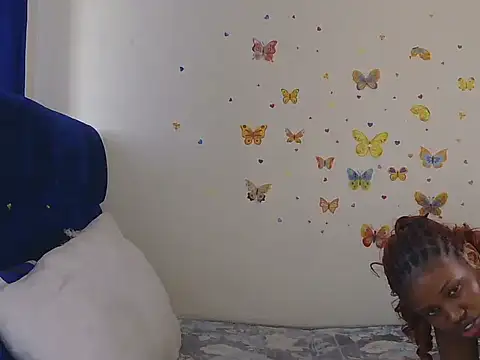 PinkKissess webcam