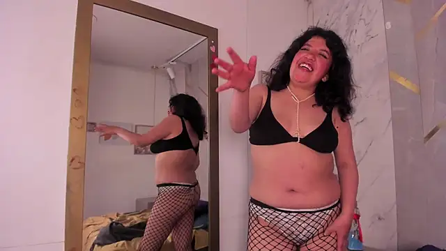 Rose_Amber webcam