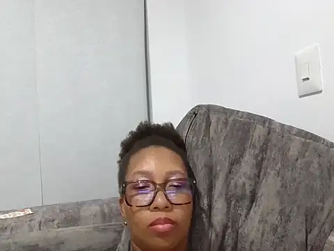 megan-hotxx webcam