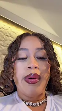 Isa__Blanc webcam
