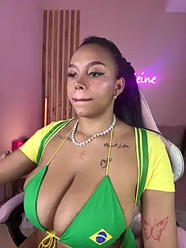 MadeleineSanez webcam