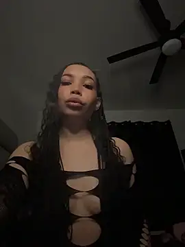 nikkiloveee webcam