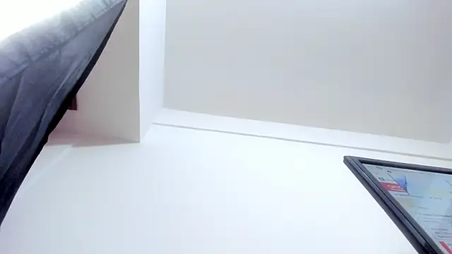 AliceThompsonn_ webcam