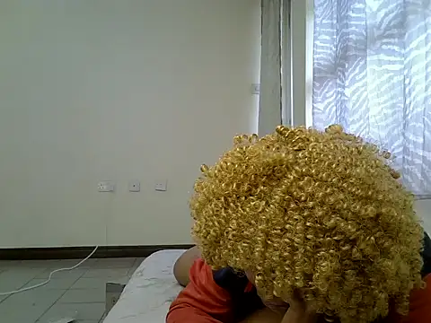 Sweetbrowna webcam