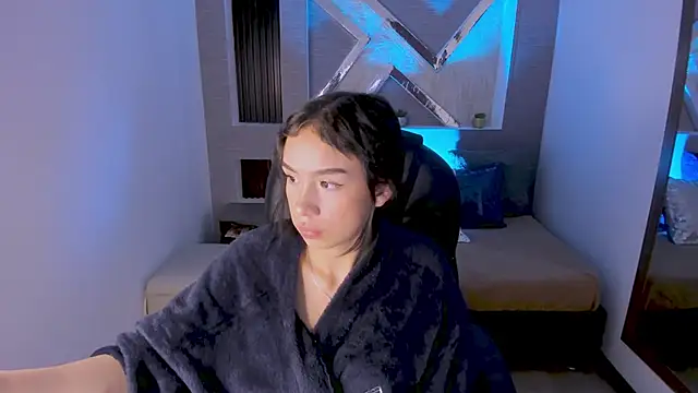 Hanna_Bloomm webcam