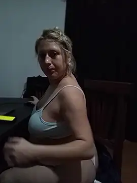 mica_sweet11 webcam